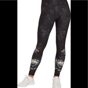 Calia by Carrie Underwood leggings
